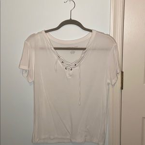 White cut cross short sleeve tee